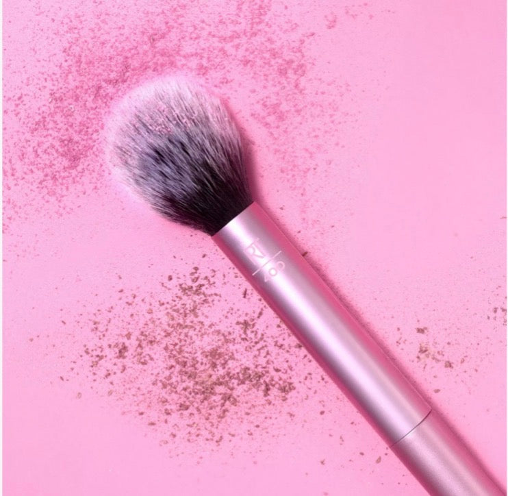 Real Techniques Ultra Plush Blush Brush RT 400 – Soft Blending &amp; Powder Makeup Brush