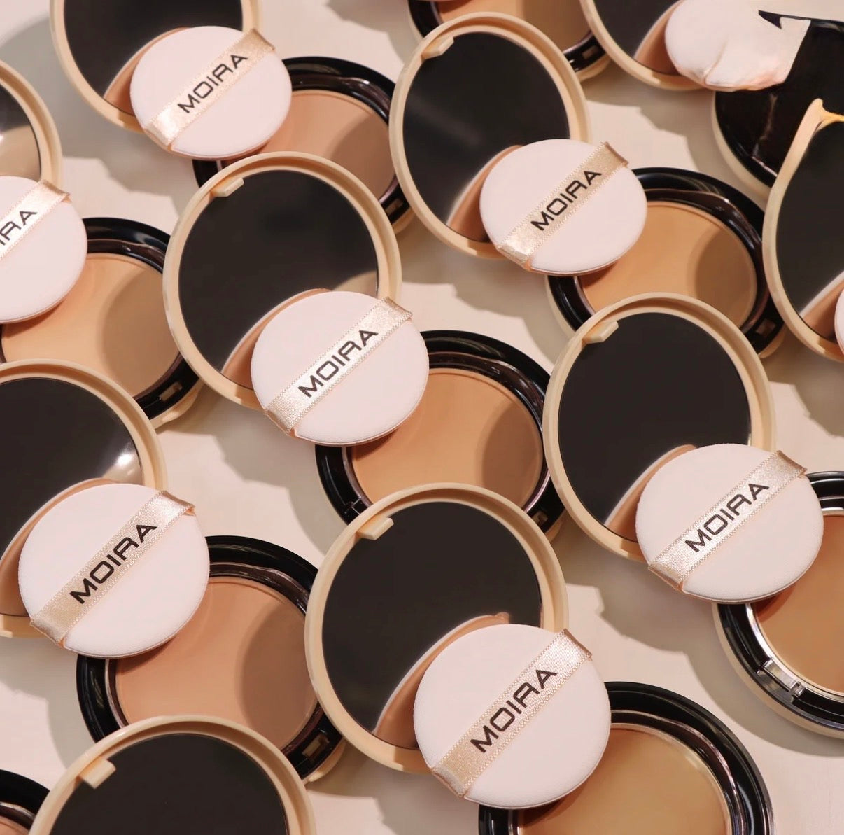 MOIRA COMPLETE WEAR™ POWDER FOUNDATION (200W)